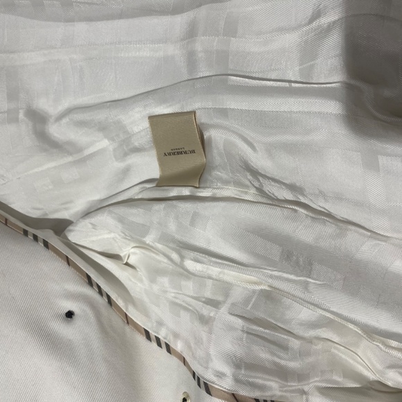 Burberry white double breasted trench - Picture 9 of 13